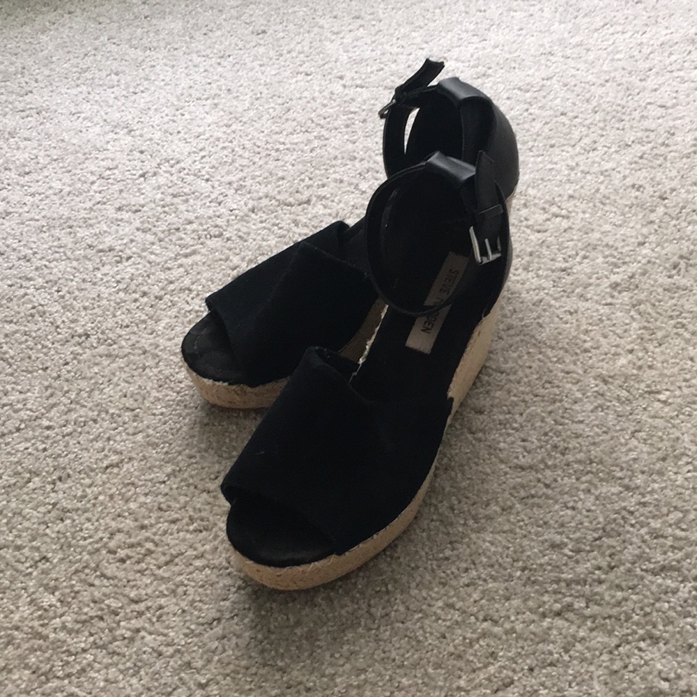 Steve Madden Black wedges